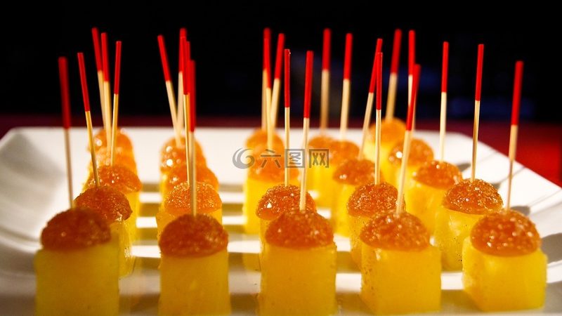 零食批发：厂家直销与经销商的区别解析